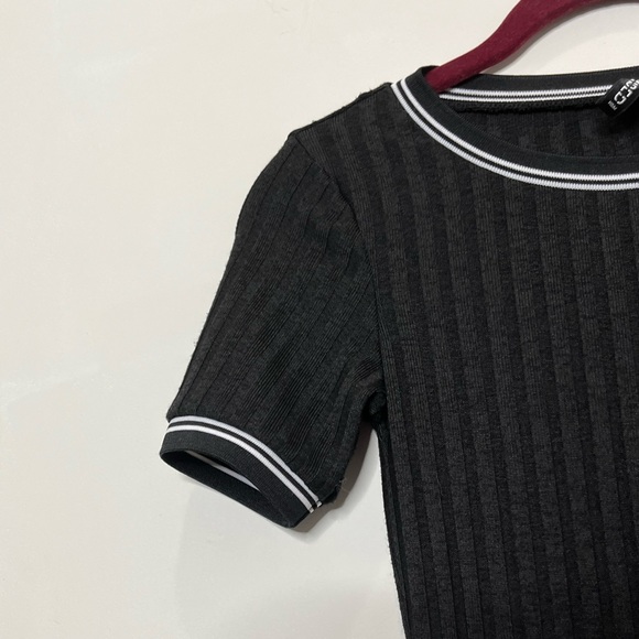 Form-Fitting Dress - Picture 3 of 5